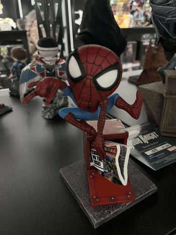 Iron Studios Marvel Comics Spider - Man Minico Statue - collectorzown