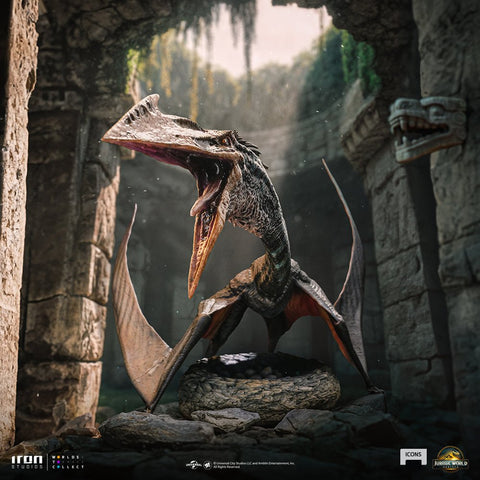 PRE - ORDER: Iron Studios Jurassic World: Rebirth Quetzalcoatlus Icons Scale Statue - collectorzown