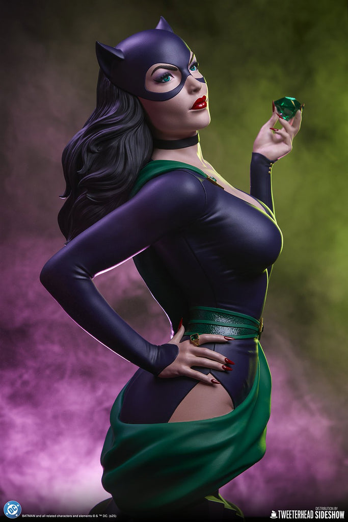 PRE-ORDER: Tweeterhead DC Comics Catwoman 1:3 Scale Bust
