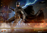 Hot Toys Batman v Superman: Dawn of Justice Batman (2.0) Deluxe Version Sixth Scale Figure