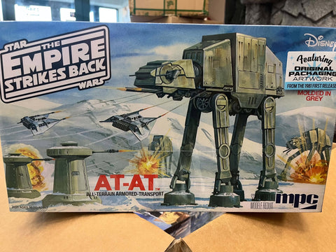 1/100 MPC Model Kit: Star Wars The Empire Strikes Back AT-AT - collectorzown