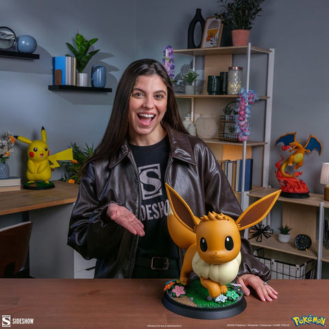 PRE-ORDER: Sideshow Collectibles Pokemon Eevee Life-Size Figure