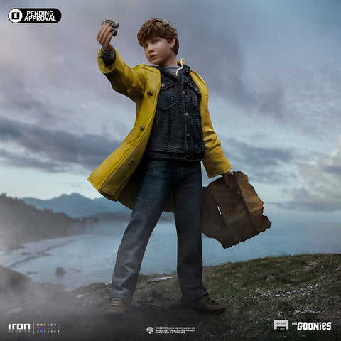 PRE-ORDER: Iron Studios The Goonies Mikey Walsh 1/10 Art Scale Statue