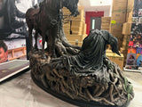 Weta Workshop Lord of the Rings: Masters Collection: Escape Off The Road 1/6 Scale Statue