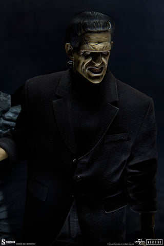 PRE-ORDER: Sideshow Collectibles Frankenstein (Deluxe Edition) Sixth Scale Figure