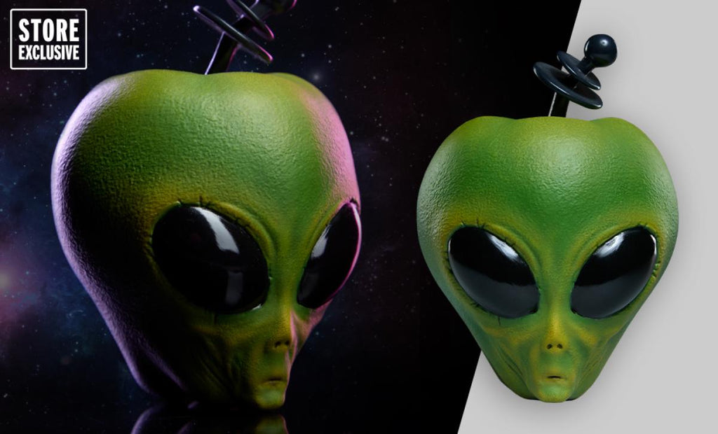 PRE-ORDER: Sideshow Collectibles Alien Apple (Green Variant) Retail Ex