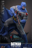 PRE - ORDER: Hot Toys DC Comics Batman: The Dark Knight Returns: Batman (Battle Damaged Version) Sixth Scale Figure - collectorzown