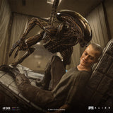 PRE - ORDER: Iron Studios Alien 3 Ellen Ripley and Dog Alien Art Scale 1/10 Statue - collectorzown