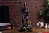 PRE - ORDER: Sideshow Collectibles Escape From New York Snake Plissken Premium Format Figure - collectorzown