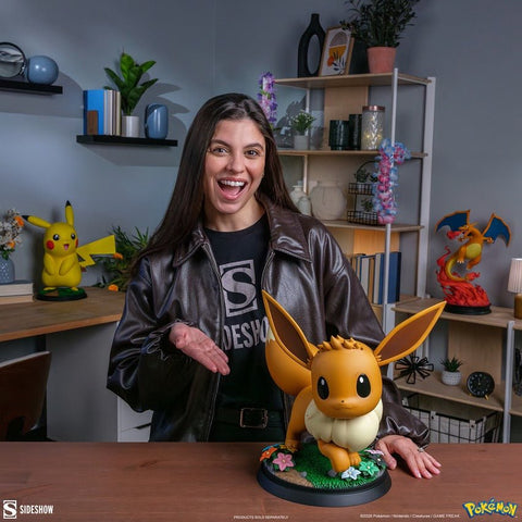 PRE-ORDER: Sideshow Collectibles Pokemon Eevee Life-Size Figure - collectorzown