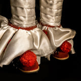 PRE - ORDER: Trick Or Treat Studios IT - Pennywise Premium Scale Statue - collectorzown