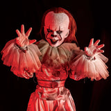 PRE - ORDER: Trick Or Treat Studios IT - Pennywise Premium Scale Statue - collectorzown