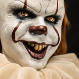 PRE - ORDER: Trick Or Treat Studios IT - Pennywise Premium Scale Statue - collectorzown