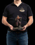 PRE - ORDER: Weta Workshop Classic Series The Lord of the Rings Gimli, Hunter of the Plains 1:6 Scale Statue - collectorzown