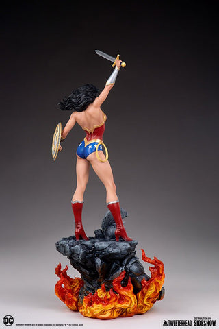 DC Premium Format Wonder Woman 1:4 Statue
