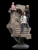 Weta Workshop Labyrinth Sarah and Jareth in the Illusionary Maze 1:6 Scale Statue - collectorzown